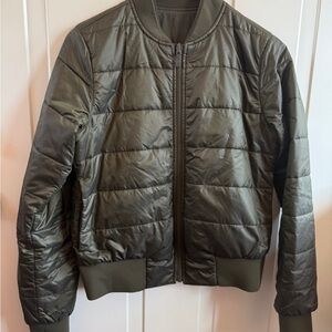 lululemon athletica non stop reversible Olive green Bomber Jacket size 6